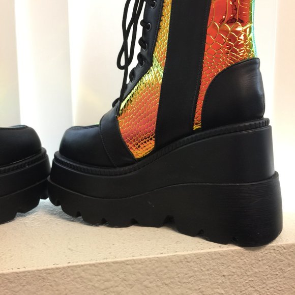 PRE LOVED - Radioactive Platform Boots BLK/7 - SH260 - Picture 6 of 11